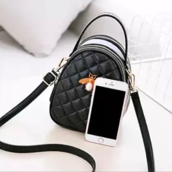 Just In! 🆕 FLORENCE Cicada Quilted Crossbody - Picture 5 of 8